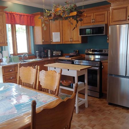 3 Bedrooms 3 Beds Near Metro -2 Parking Free Montreal Exterior photo
