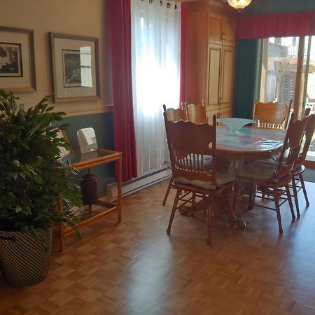 3 Bedrooms 3 Beds Near Metro -2 Parking Free Montreal Exterior photo