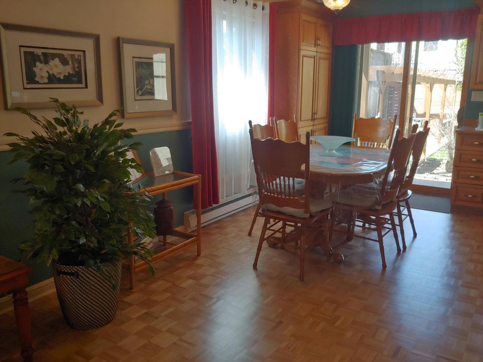 3 Bedrooms 3 Beds Near Metro -2 Parking Free Montreal Exterior photo